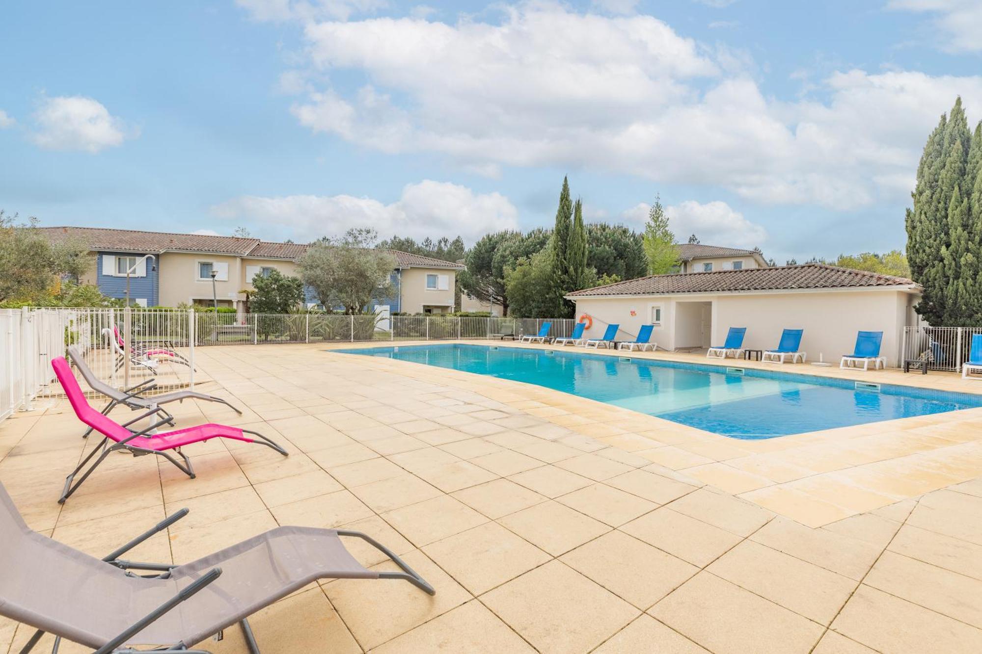 Appart'City Classic Bordeaux Aeroport St Jean D'Illac Saint-Jean-d'Illac Bagian luar foto